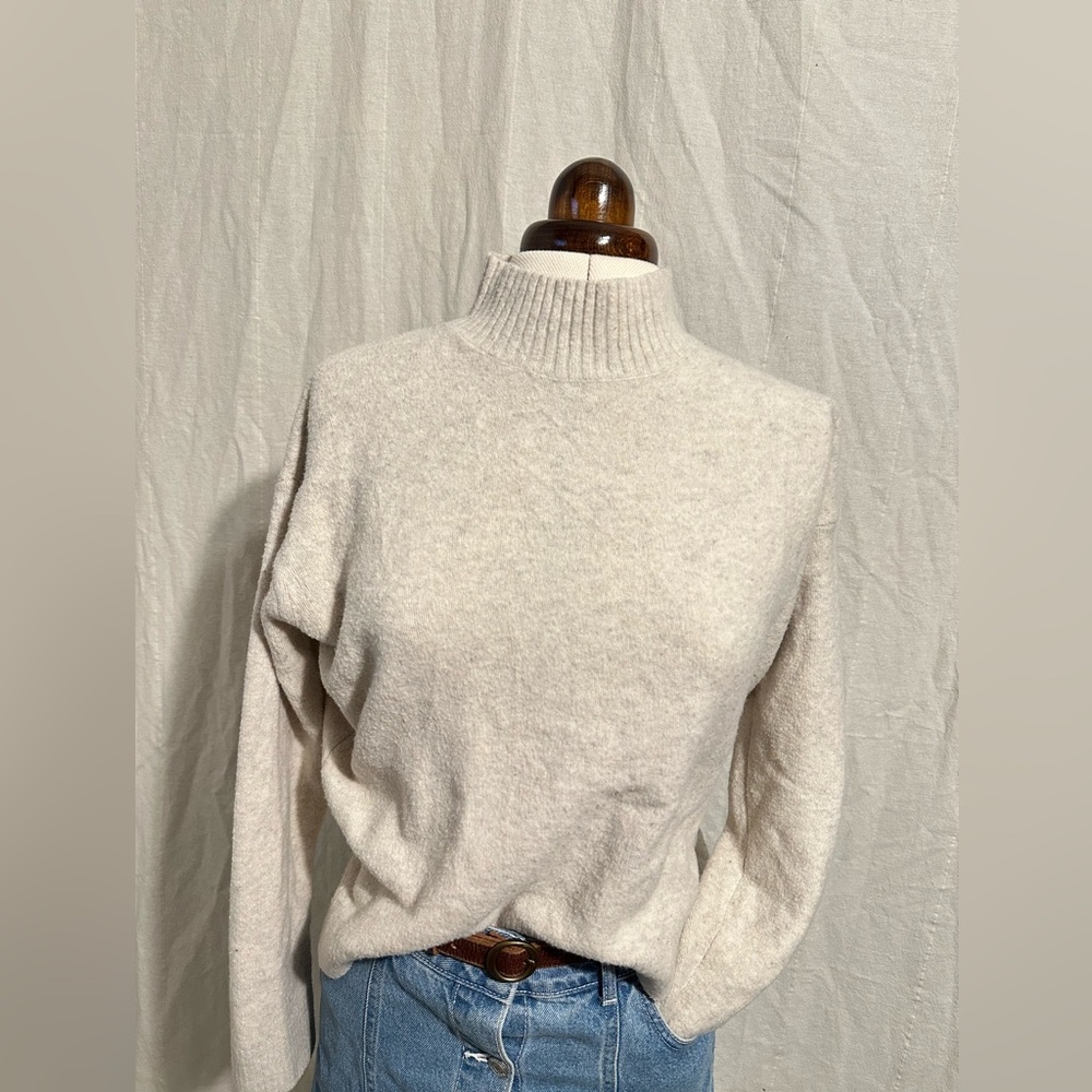 Uniqlo wool blend Cream Turtleneck Sweater